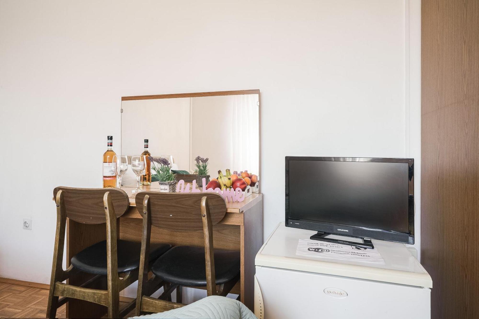 Apartment And Rooms Mrkovic Vodice Luaran gambar