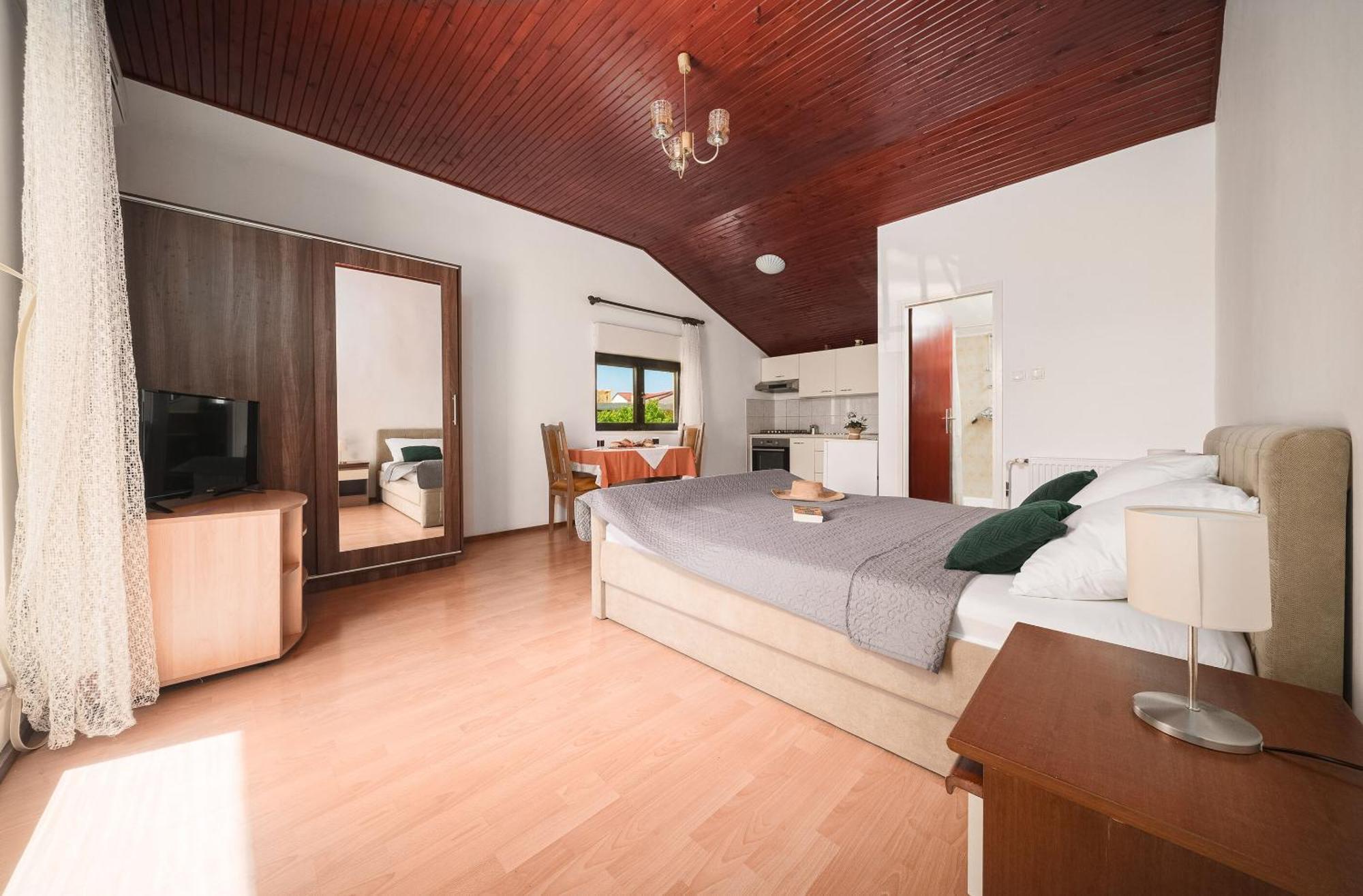 Apartment And Rooms Mrkovic Vodice Luaran gambar