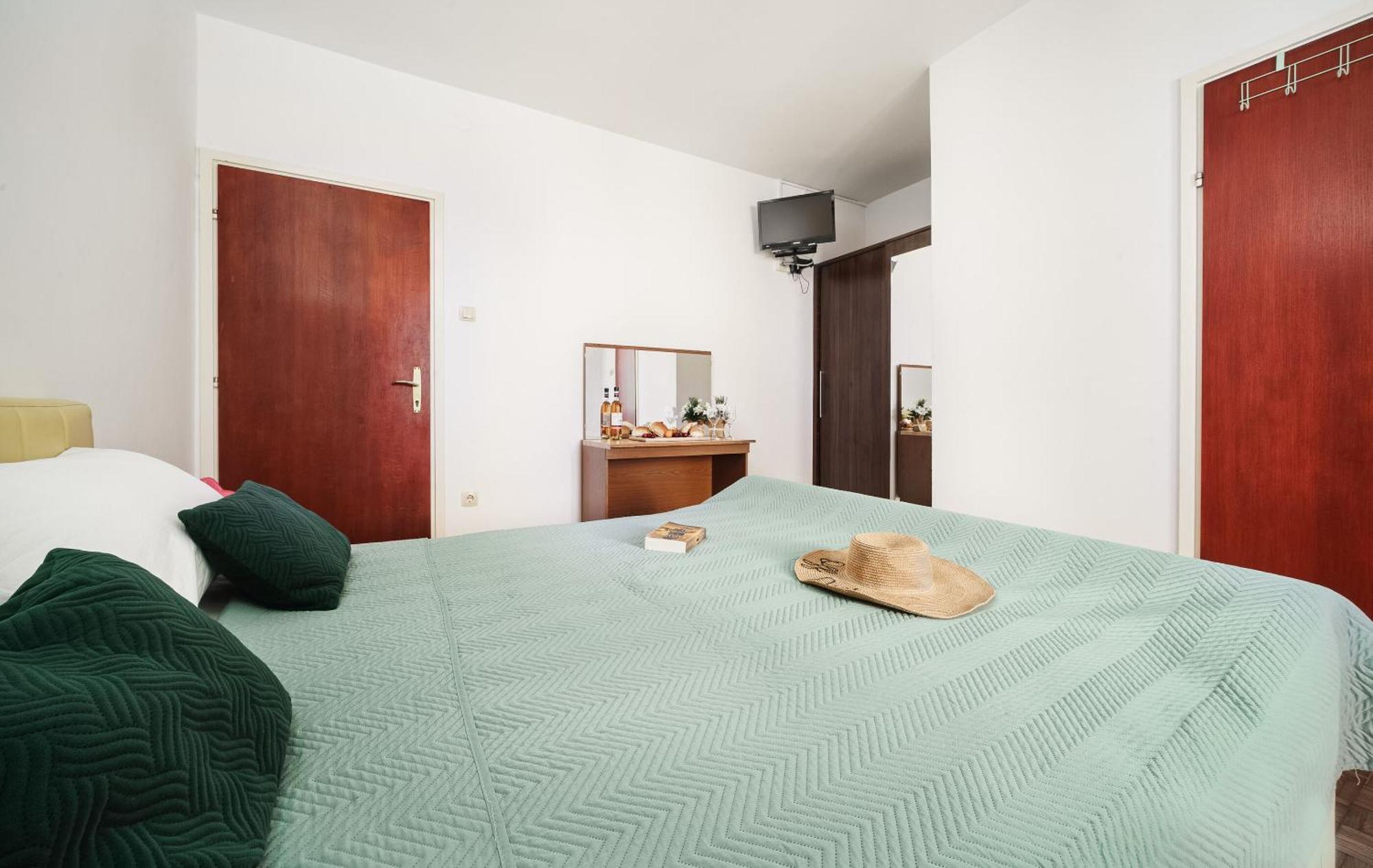 Apartment And Rooms Mrkovic Vodice Luaran gambar