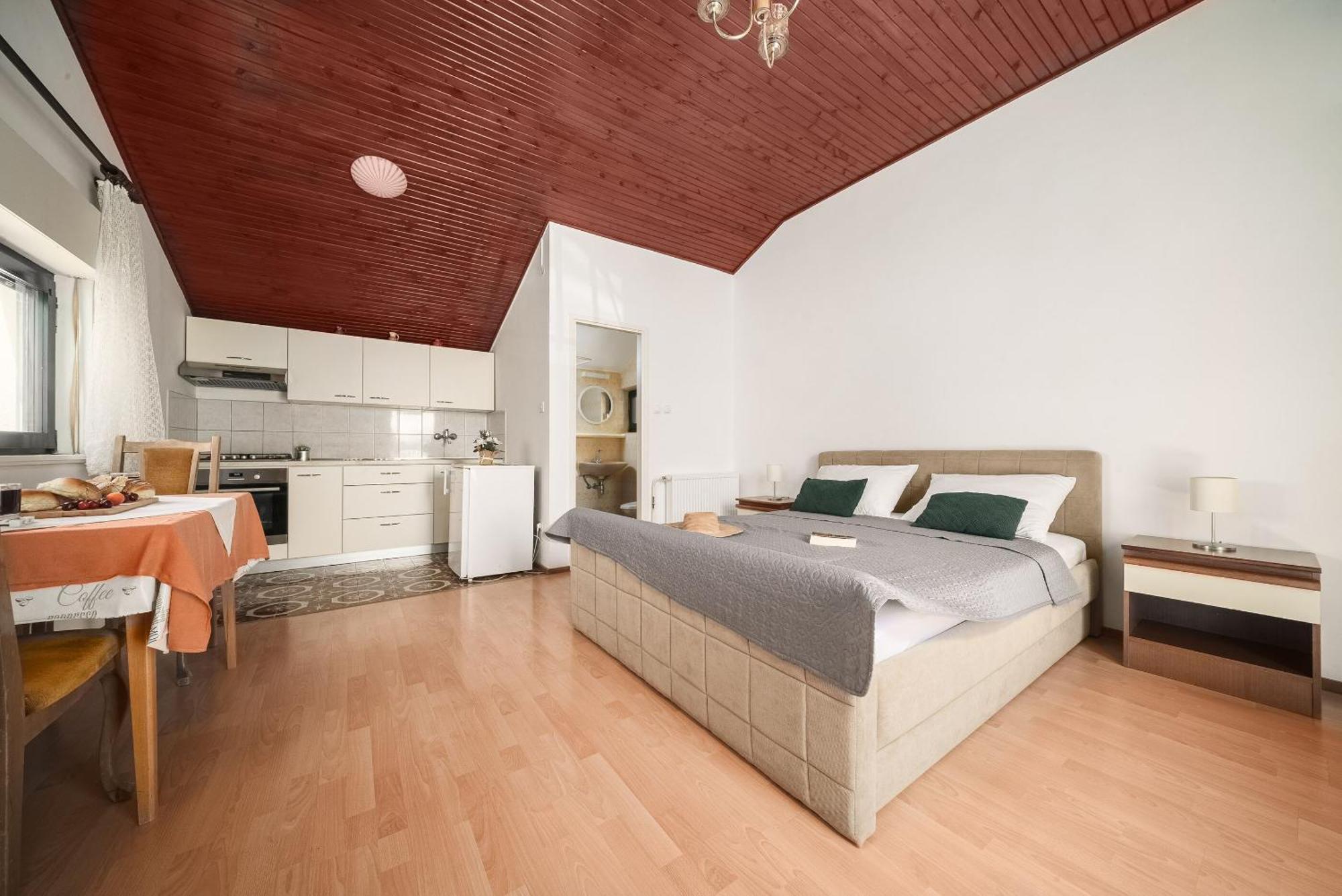 Apartment And Rooms Mrkovic Vodice Luaran gambar