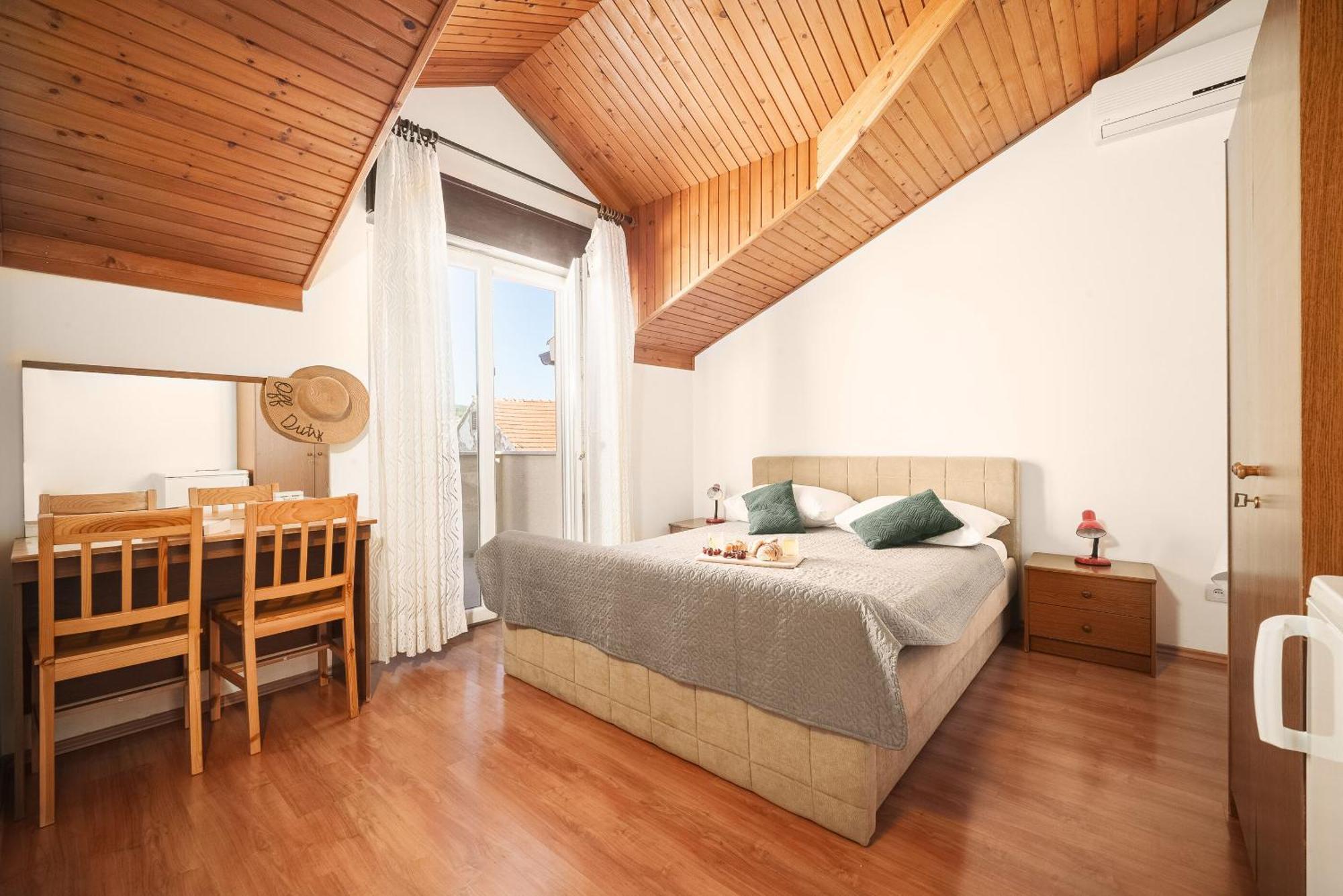Apartment And Rooms Mrkovic Vodice Luaran gambar