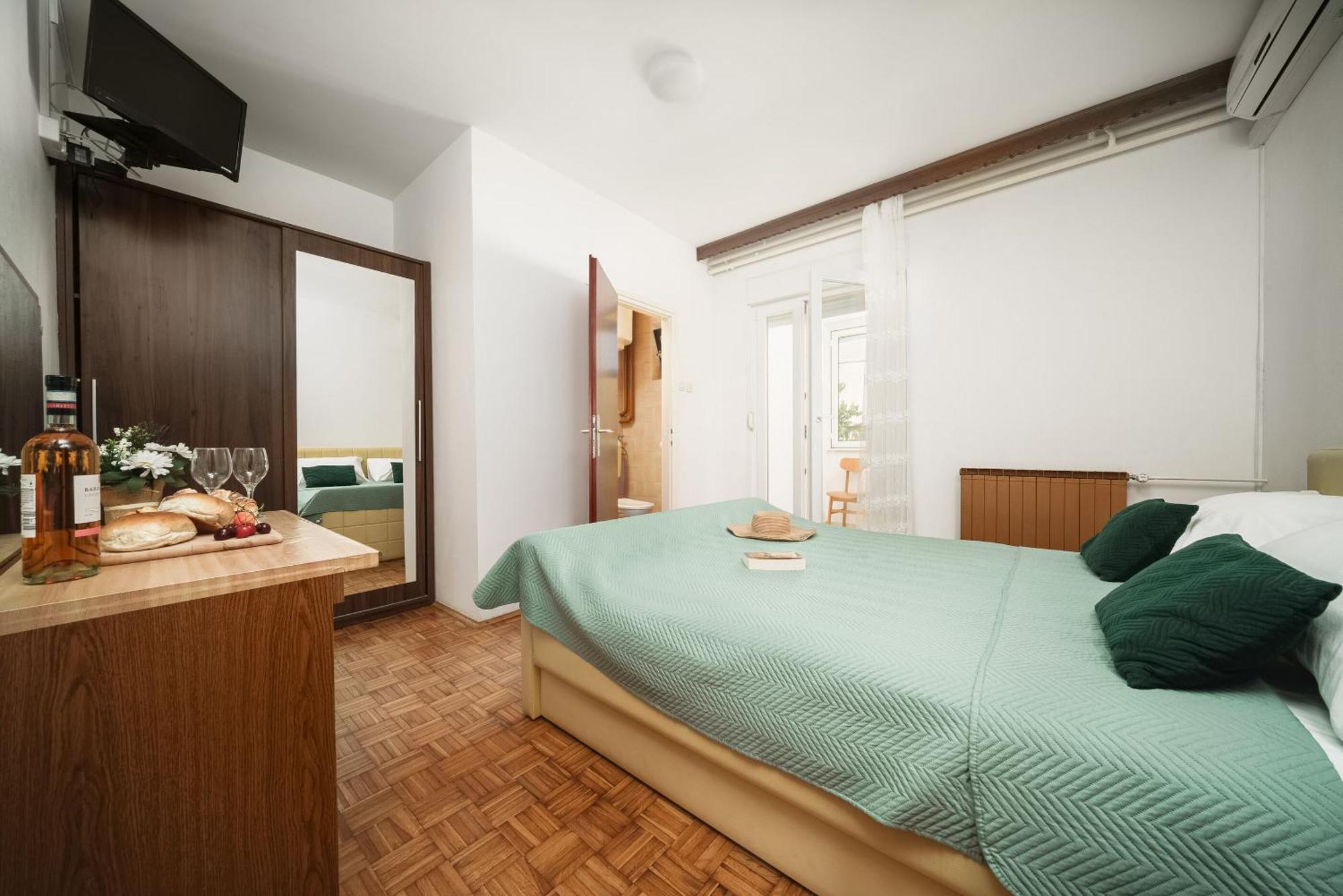 Apartment And Rooms Mrkovic Vodice Luaran gambar
