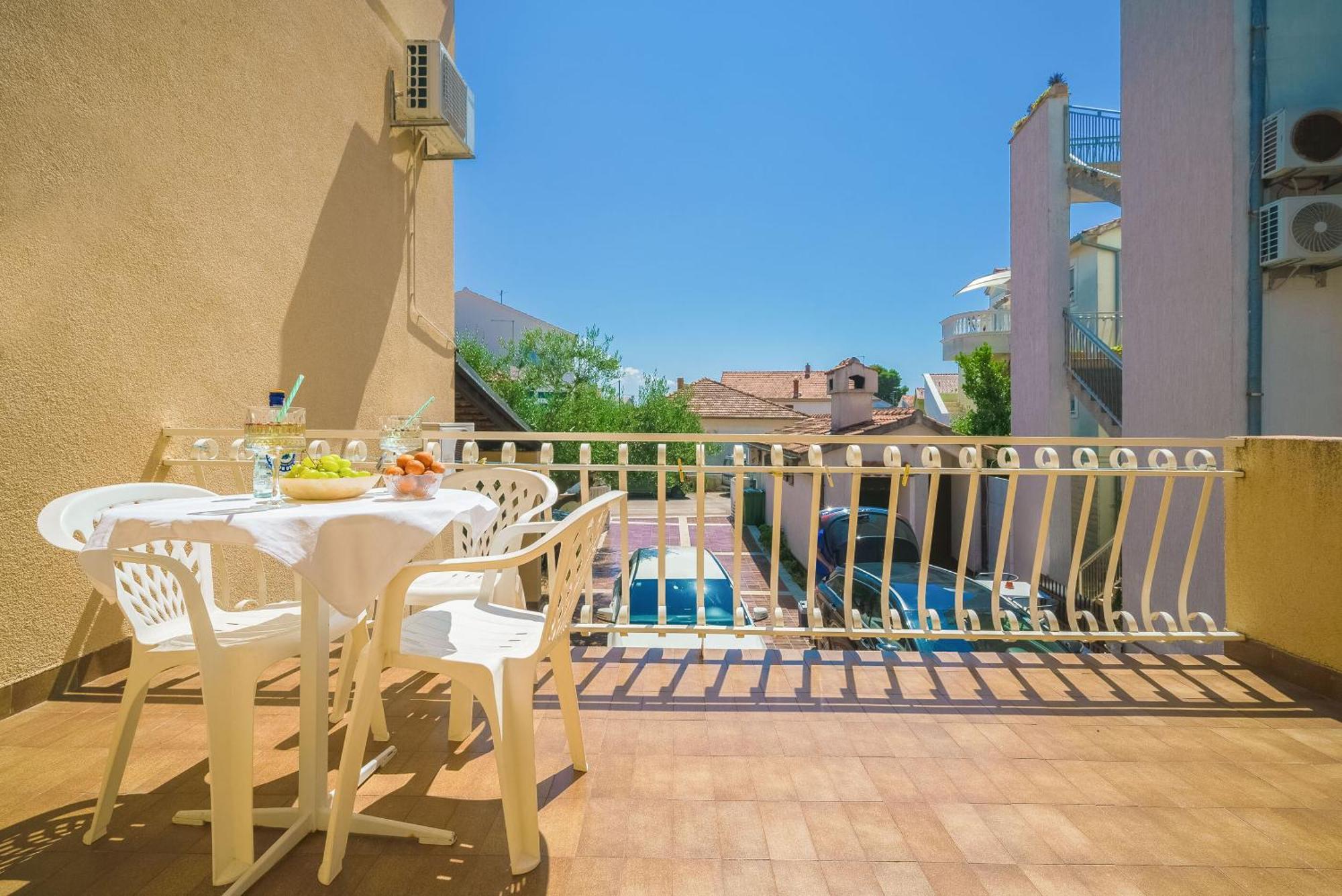 Apartment And Rooms Mrkovic Vodice Luaran gambar